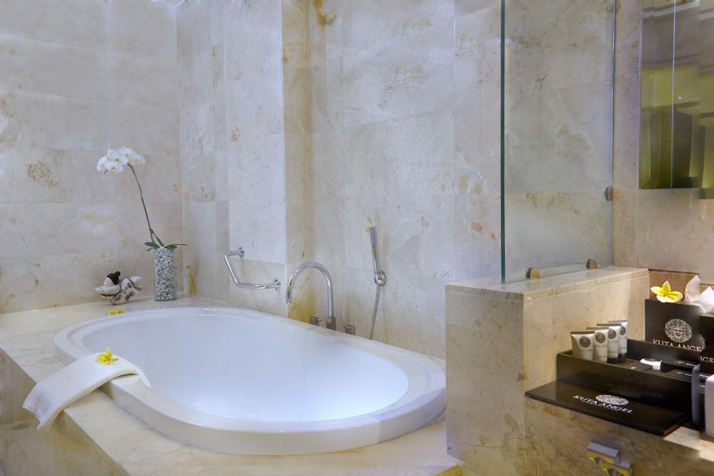 Kuta Angel Hotel - Luxurious Living Buitenkant foto