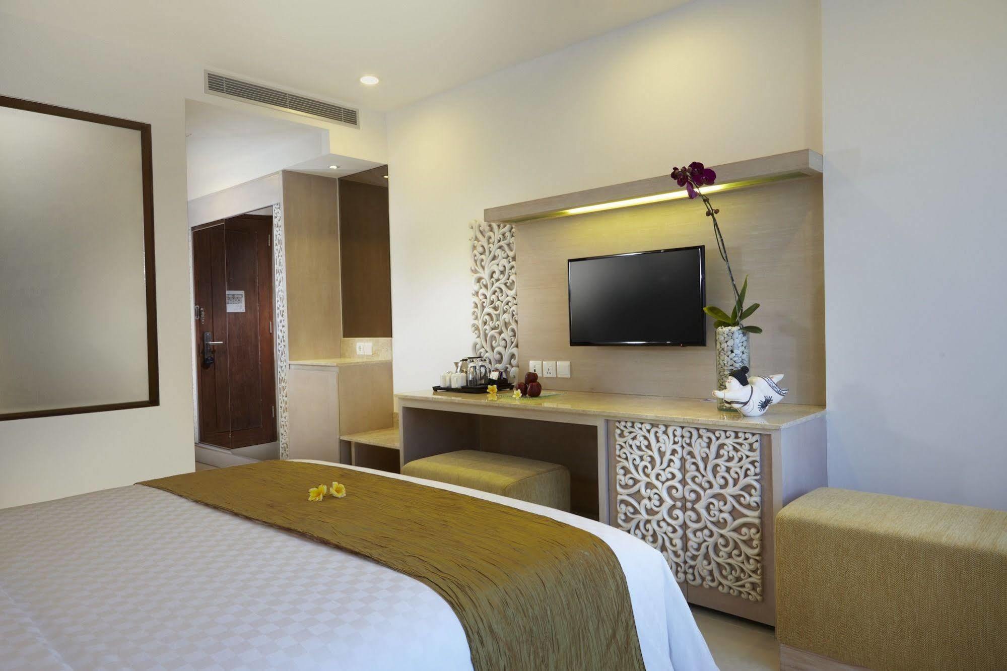 Kuta Angel Hotel - Luxurious Living Buitenkant foto