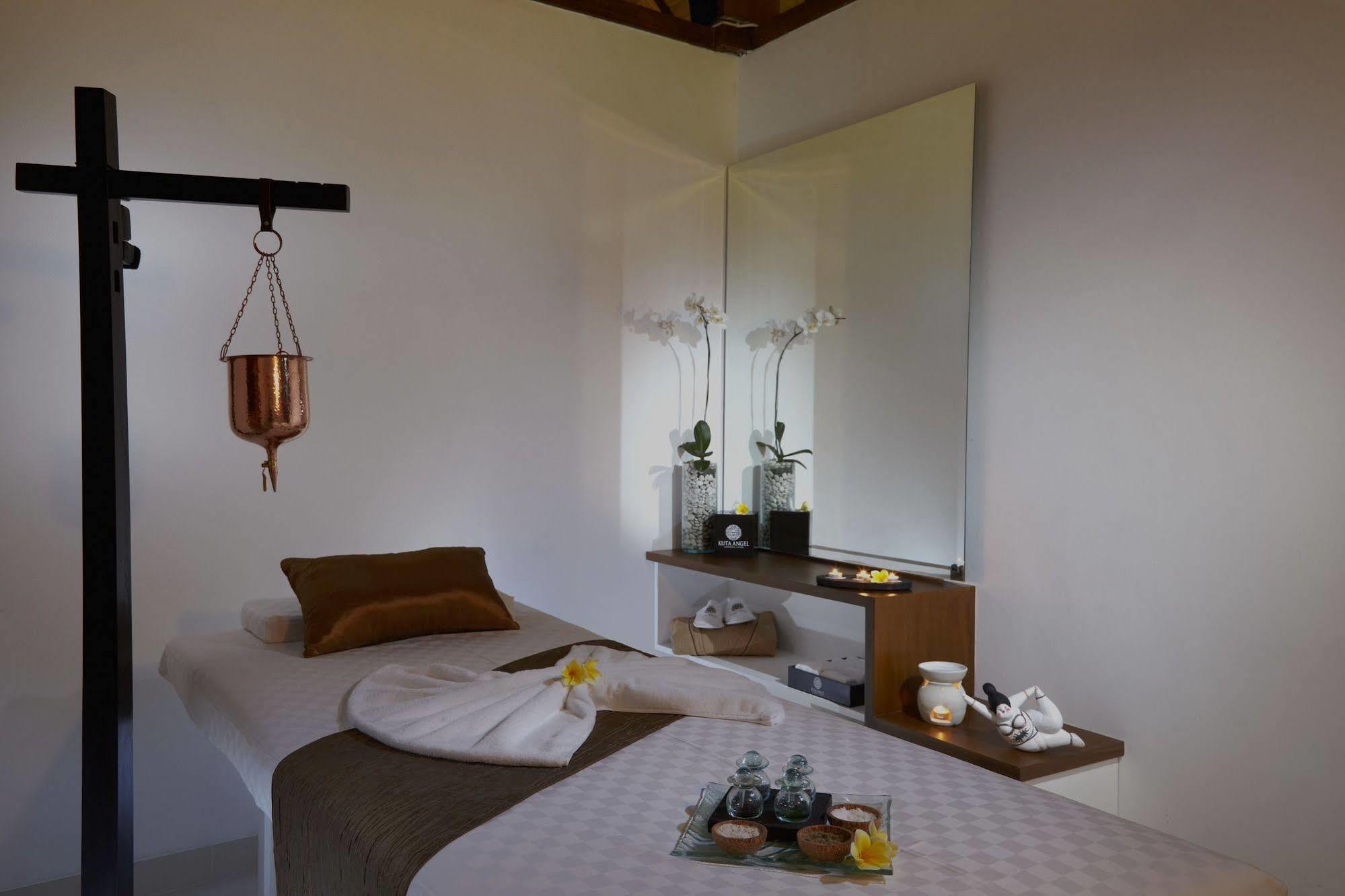 Kuta Angel Hotel - Luxurious Living Buitenkant foto