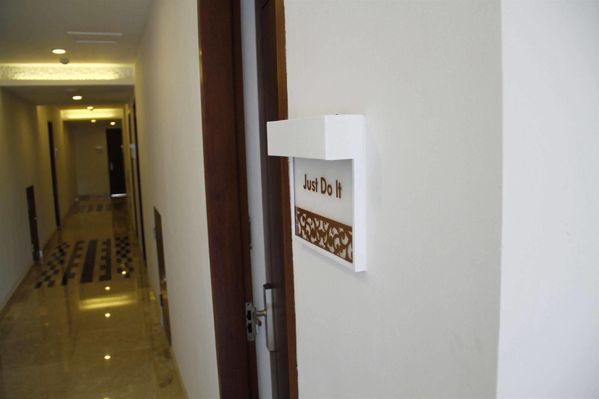 Kuta Angel Hotel - Luxurious Living Buitenkant foto