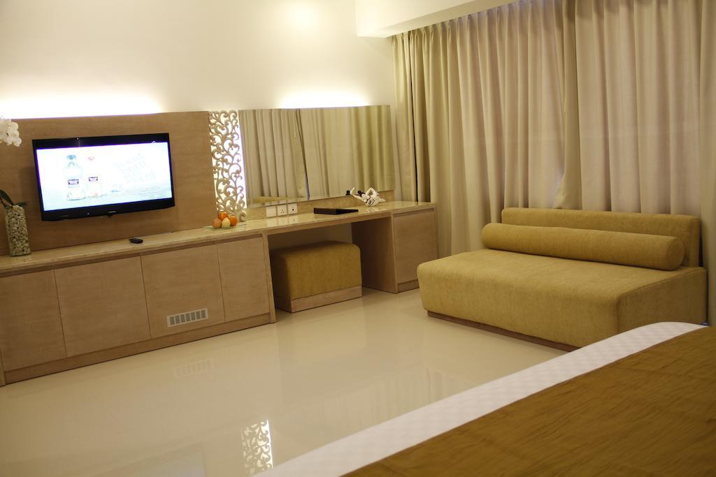 Kuta Angel Hotel - Luxurious Living Buitenkant foto